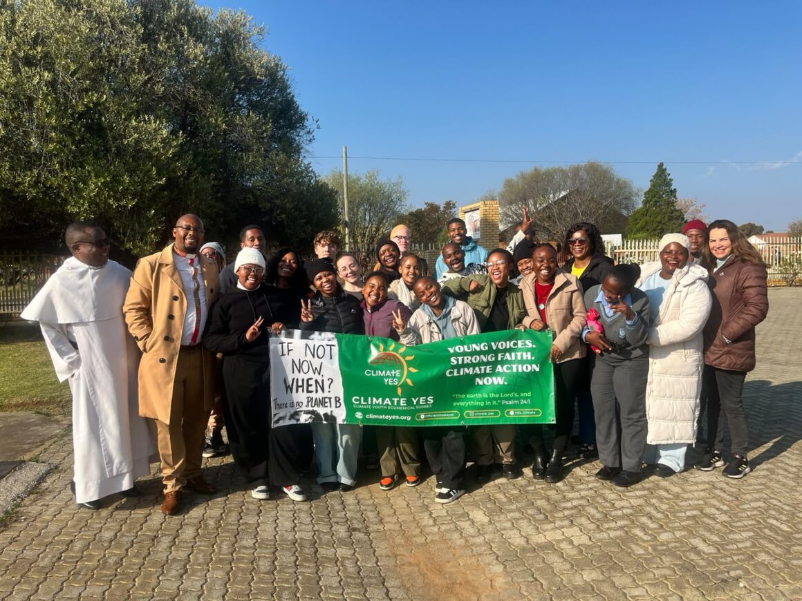 AttendeesWithYouthLeaders - Bino Makhalanyane Climate YES South Africa – Capacity Building at Thabong, Welkom